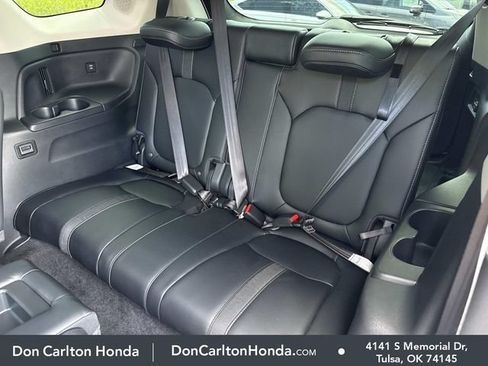Used 2025 Honda Pilot Touring image 16