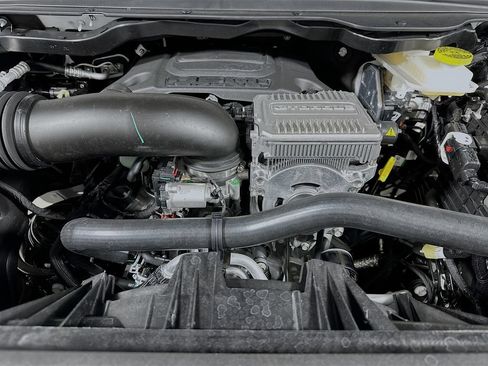 New 2026 RAM 1500 4x4 Crew Cab image 18