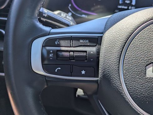 Used 2025 Kia Sportage EX FWD image 19