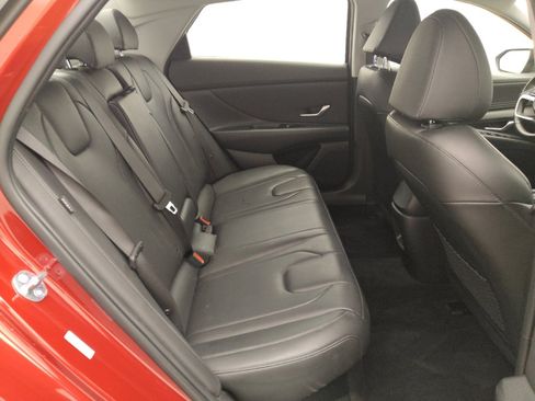 Used 2025 Hyundai Elantra Limited FWD image 19