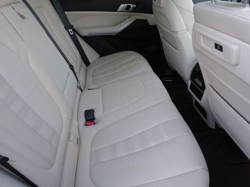 Certified 2022 BMW X5 xDrive40i w/ Luxury Seating Package image 33