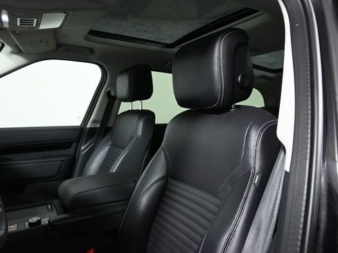 Used 2024 Land Rover Discovery S AWD/4WD image 44