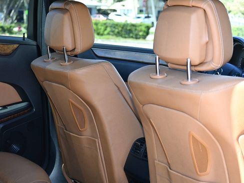 Used 2011 Mercedes-Benz E 550 4MATIC Sedan image 30