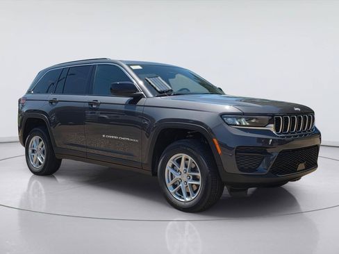 New 2026 Jeep Grand Cherokee Laredo X RWD image 3