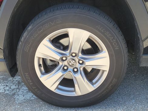 Used 2023 Toyota RAV4 XLE image 5