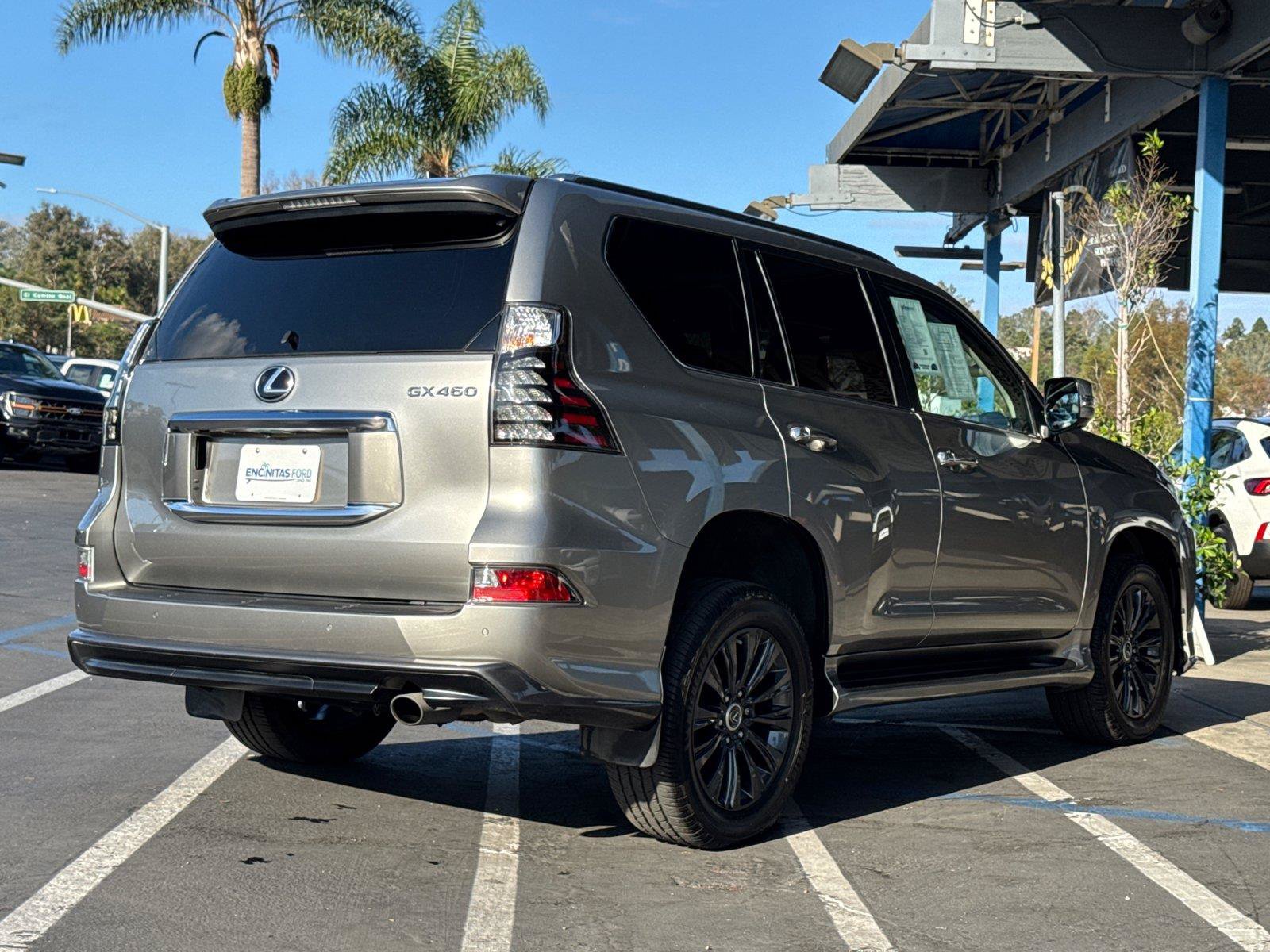 Used 2023 Lexus GX 460 Luxury w/ Sport Design Package AWD/4WD image 13