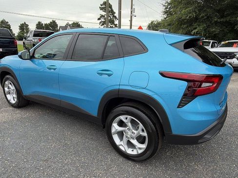 New 2026 Chevrolet Trax LS w/ LS Convenience Package FWD image 10