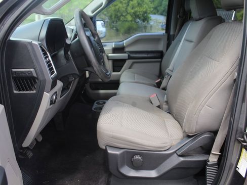Used 2016 Ford F150 XLT RWD image 4
