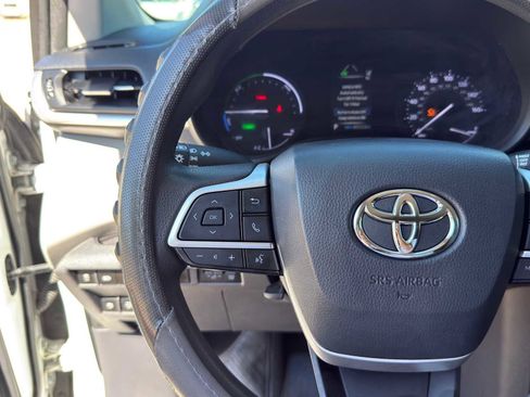 Used 2021 Toyota Sienna LE FWD image 19