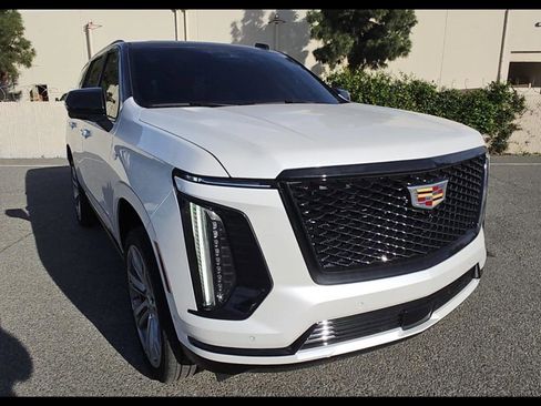 Used 2025 Cadillac Escalade Sport Platinum image 8