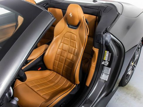 Certified 2019 Ferrari Portofino image 43