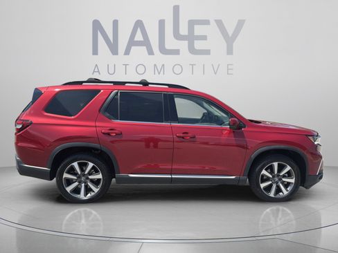 Used 2025 Honda Pilot Elite image 6
