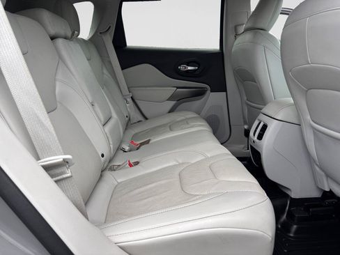 Used 2019 Jeep Cherokee Limited AWD/4WD image 41