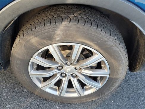 Used 2019 Cadillac XT4 Sport w/ Cold Weather Package image 8