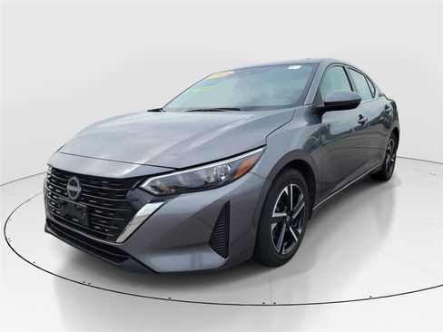 Used 2024 Nissan Sentra SV FWD image 2