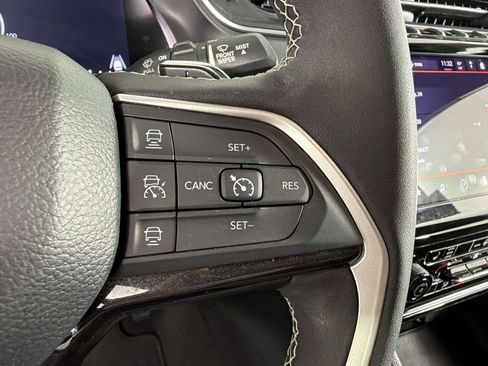 Used 2023 Jeep Grand Cherokee Altitude AWD/4WD image 32