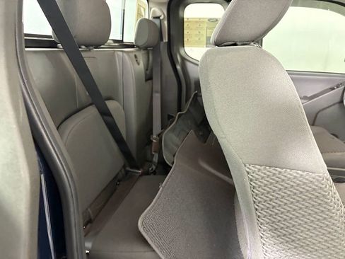 Used 2019 Nissan Frontier SV image 28