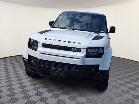 Used 2024 Land Rover Defender 110 X-Dynamic SE image 3