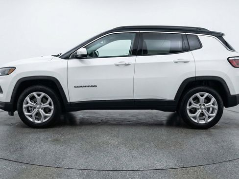 Used 2025 Jeep Compass Latitude image 5