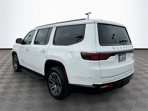 Used 2024 Jeep Wagoneer Series II w/ Flexible Seating Group image 5