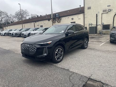 Used 2025 Audi Q5 Premium Plus w/ Premium Plus image 2