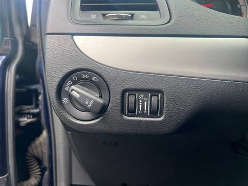 Used 2015 Dodge Grand Caravan R/T w/ Driver Convenience Group FWD image 23