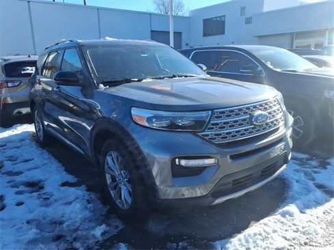 Used 2022 Ford Explorer Limited w/ Equipment Group 301A image 3