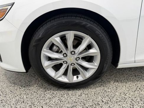 Used 2022 Chevrolet Malibu LT FWD image 33