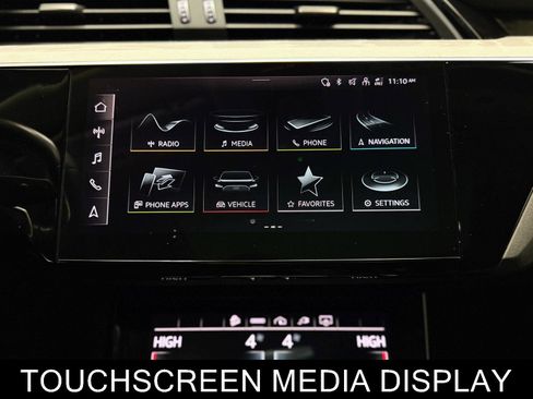 Used 2022 Audi e-tron Premium w/ Convenience Plus Package image 25