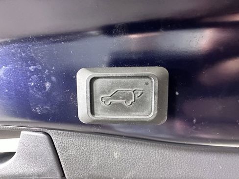 Used 2019 Toyota RAV4 XLE image 15