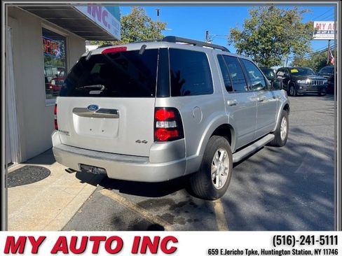 Used 2010 Ford Explorer XLT image 4