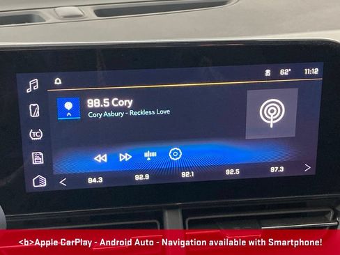 Used 2025 Chevrolet Trax LT w/ LT Convenience Package FWD image 3
