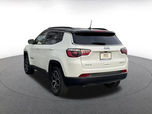 Used 2025 Jeep Compass Limited image 11