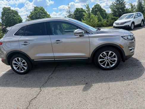 Used 2019 Lincoln MKC Select w/ Select Plus Package AWD/4WD image 4