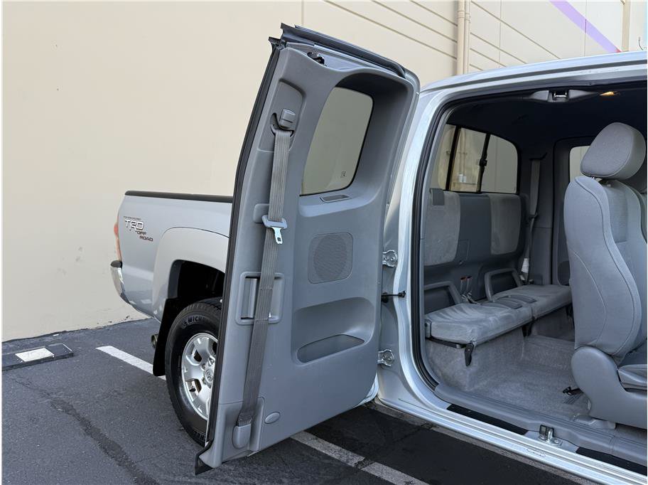 Used 2006 Toyota Tacoma PreRunner RWD image 18