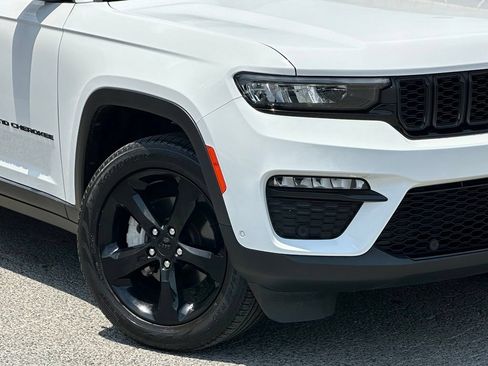 Used 2023 Jeep Grand Cherokee Limited w/ Luxury Tech Group II AWD/4WD image 40