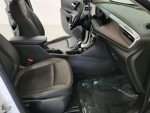 Used 2024 Buick Encore GX Sport Touring AWD/4WD image 35