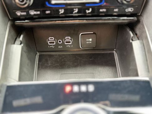 Used 2023 Jeep Grand Cherokee L Altitude AWD/4WD image 27