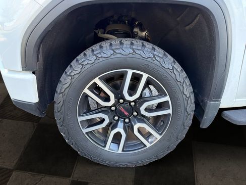 Certified 2022 GMC Sierra 1500 AT4 w/ AT4 Premium Package AWD/4WD image 9