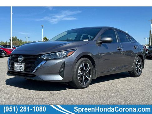 Used 2025 Nissan Sentra SV FWD image 1