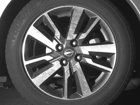 Used 2025 Nissan Versa SV image 13