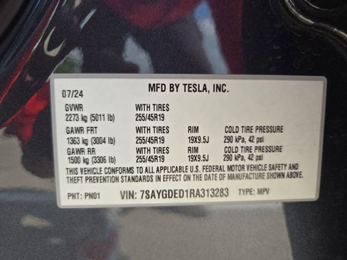 Used 2024 Tesla Model Y 2WD image 34