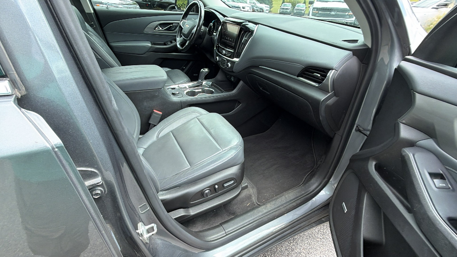 Used 2019 Chevrolet Traverse LT w/ LT Premium Package FWD image 21