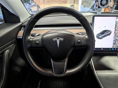 Used 2018 Tesla Model 3 Long Range AWD/4WD image 18
