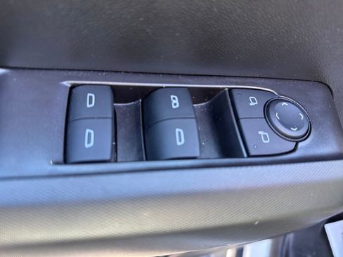 Used 2025 Chevrolet Colorado LT w/ LT Convenience Package image 14