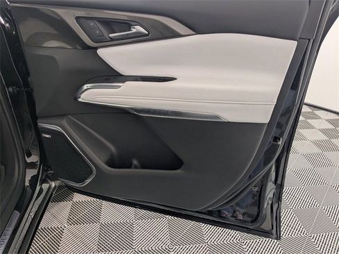 Certified 2025 Chevrolet Traverse High Country image 37