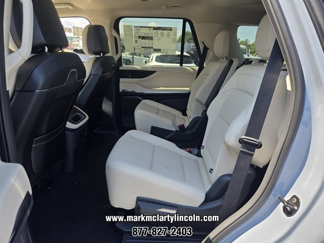New 2027 Lincoln Navigator Premiere AWD/4WD image 9