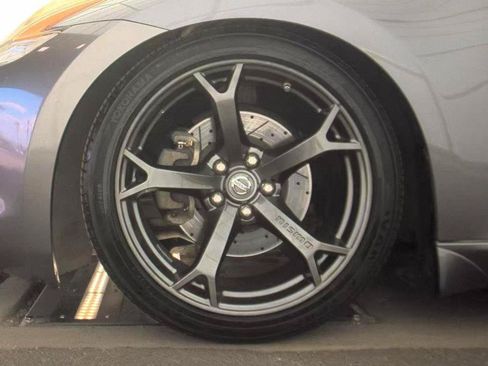 Used 2012 Nissan 370Z Touring RWD image 7