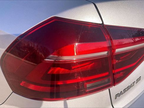 Used 2017 Volkswagen Passat 1.8T SE w/ SE Lighting Package image 30