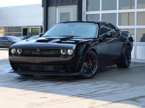 Used 2023 Dodge Challenger SRT Hellcat RWD image 3